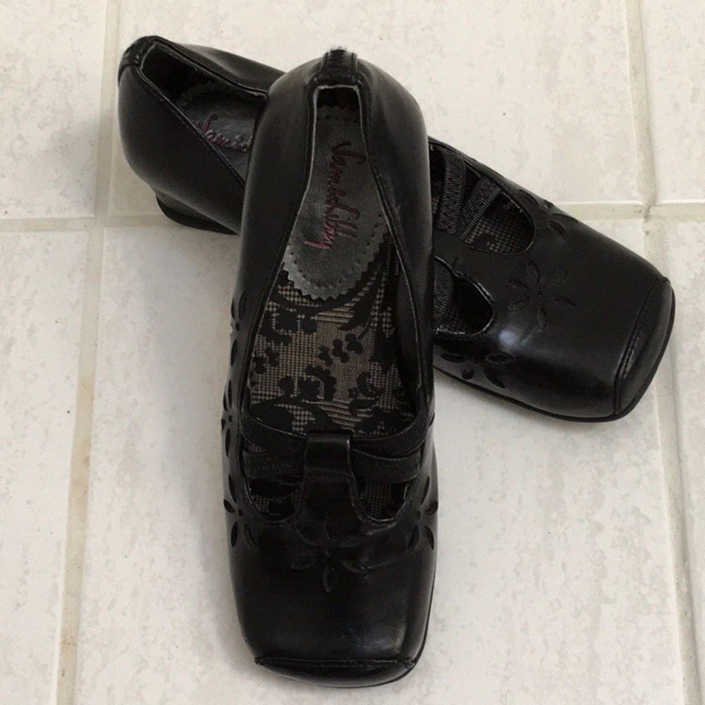 Girls black dress shoes